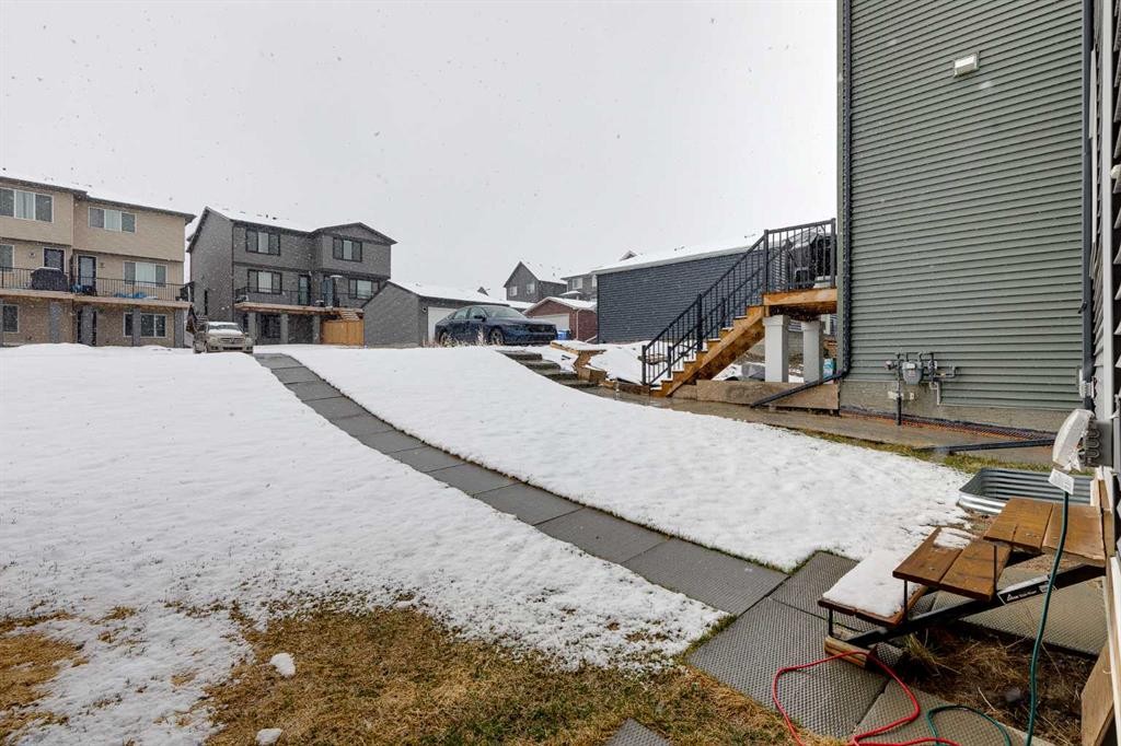 111 Marmot Way Nw, Calgary, AB - Outdoor