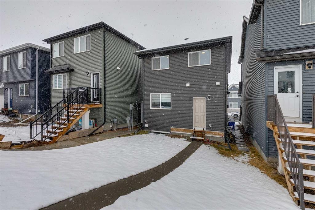 111 Marmot Way Nw, Calgary, AB - Outdoor