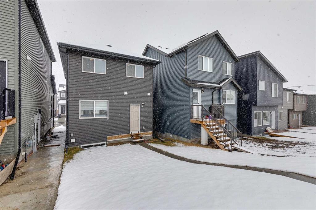 111 Marmot Way Nw, Calgary, AB - Outdoor