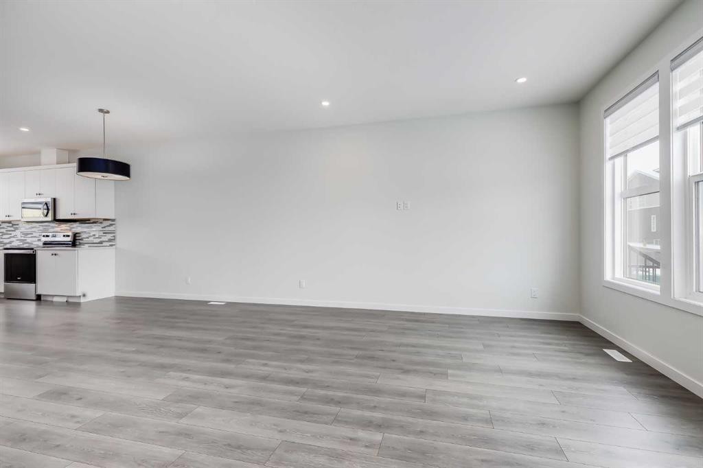111 Marmot Way Nw, Calgary, AB - Indoor Photo Showing Kitchen