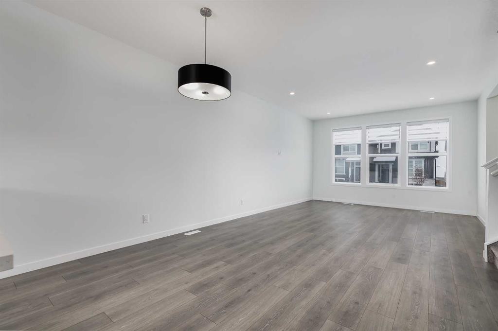 111 Marmot Way Nw, Calgary, AB - Indoor