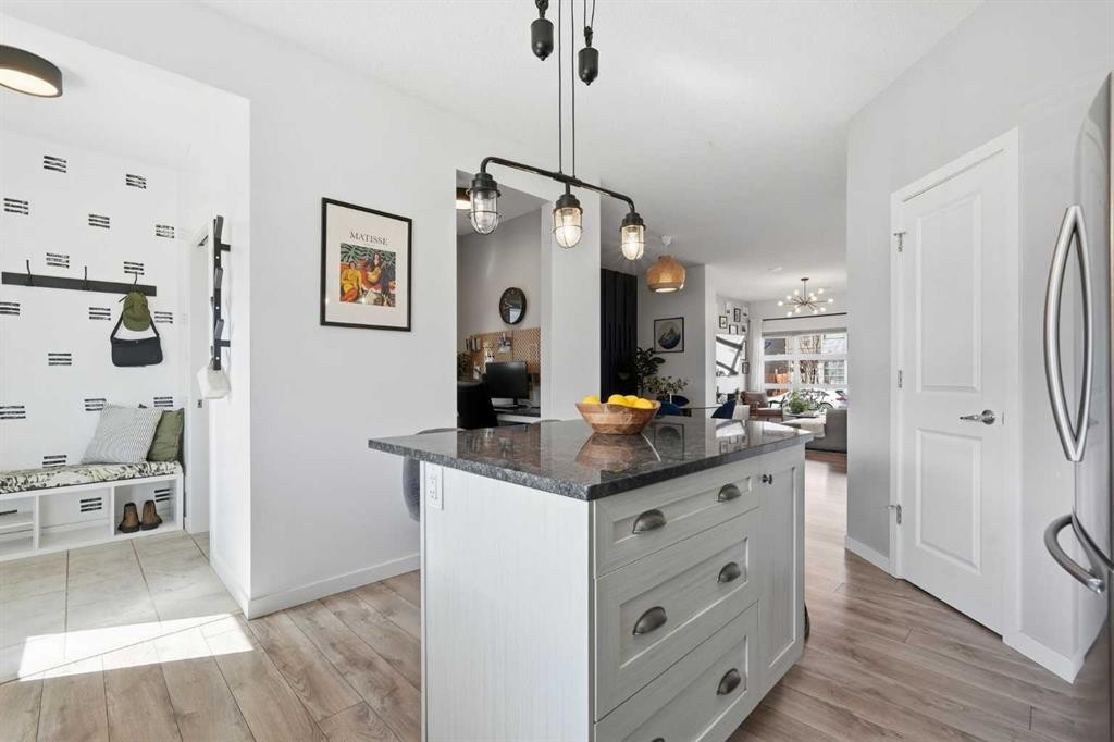 45 Copperpond Avenue Se, Calgary, AB - Indoor Photo Showing Kitchen