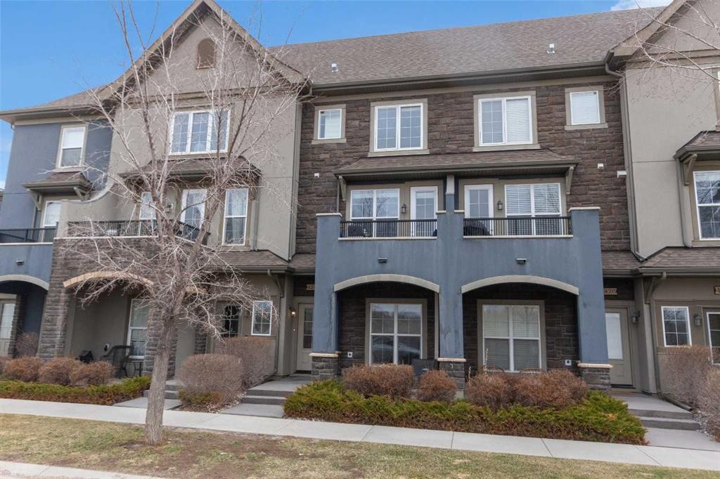 424 Quarry Way Se, Calgary, AB - Outdoor With Facade