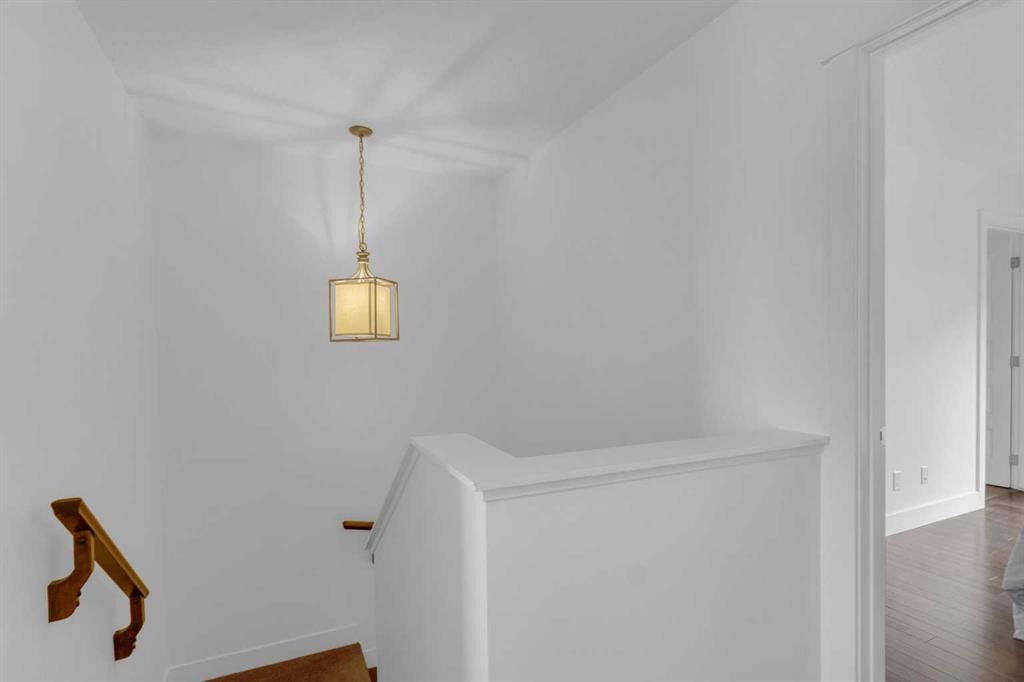 424 Quarry Way Se, Calgary, AB - Indoor Photo Showing Other Room