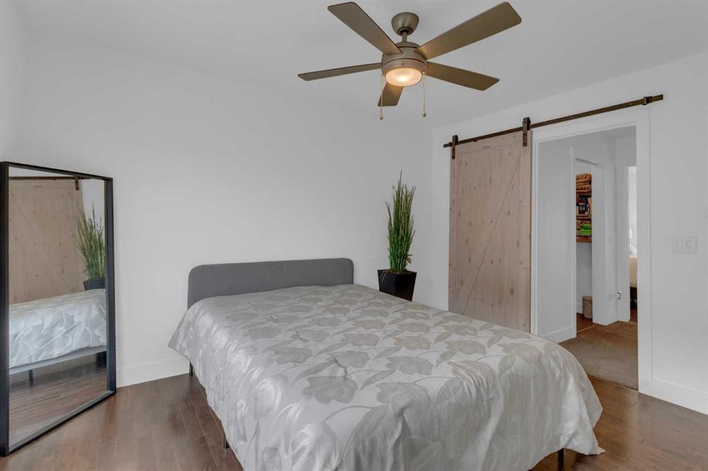 424 Quarry Way Se, Calgary, AB - Indoor Photo Showing Bedroom