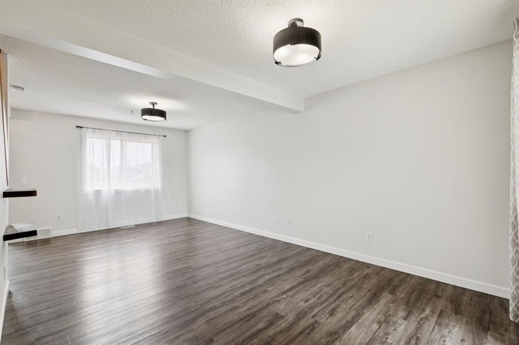 87 Cimarron Meadows Way, Okotoks, AB - Indoor Photo Showing Other Room