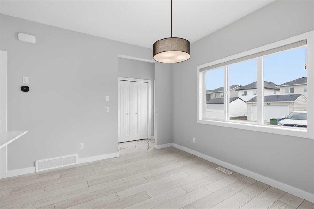 592 Dawson Drive, Chestermere, AB - Indoor Photo Showing Other Room