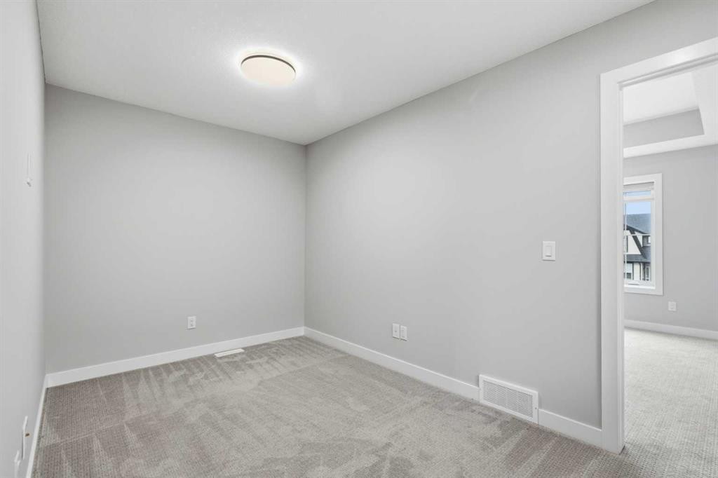592 Dawson Drive, Chestermere, AB - Indoor Photo Showing Other Room
