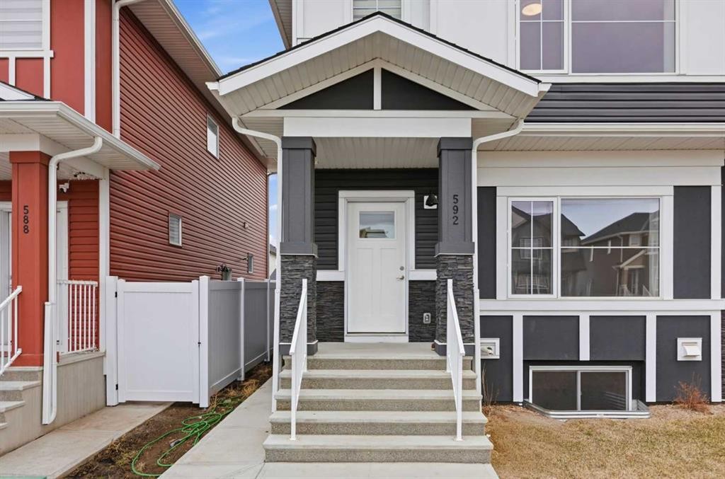 592 Dawson Drive, Chestermere, AB - Outdoor