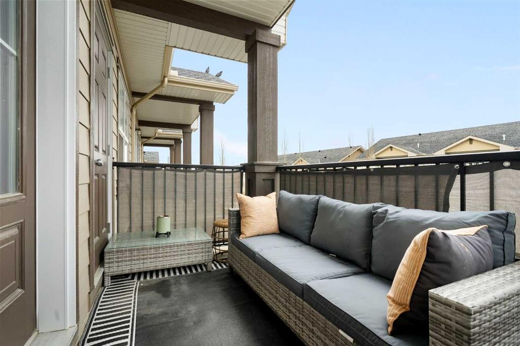 8 Evanscrest Gardens Nw, Calgary, AB - Outdoor With Exterior