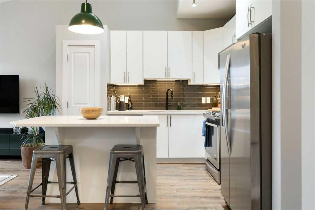 8 Evanscrest Gardens Nw, Calgary, AB - Indoor Photo Showing Kitchen With Upgraded Kitchen