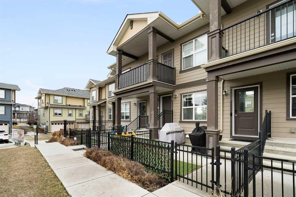 8 Evanscrest Gardens Nw, Calgary, AB - Outdoor With Balcony