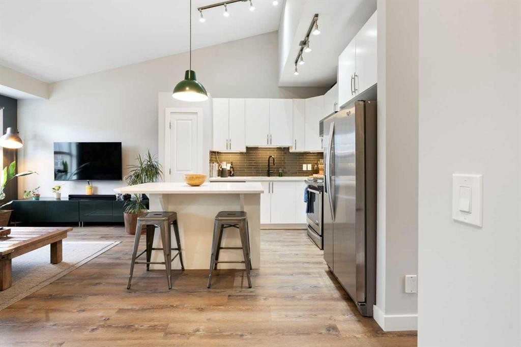 8 Evanscrest Gardens Nw, Calgary, AB - Indoor Photo Showing Kitchen