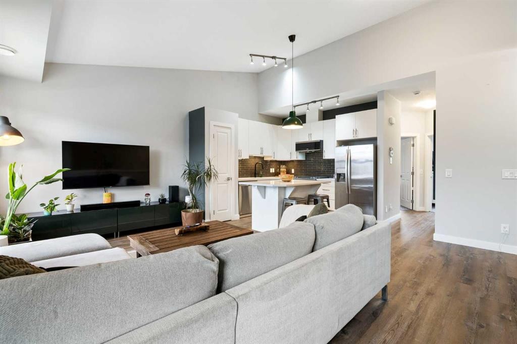 8 Evanscrest Gardens Nw, Calgary, AB - Indoor Photo Showing Living Room