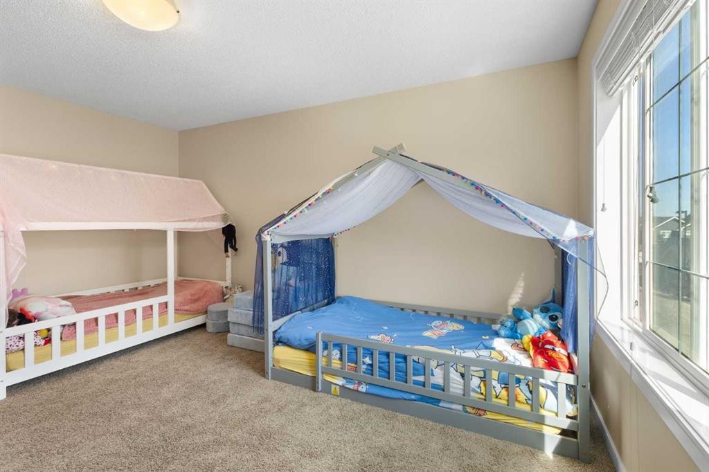 267 Mahogany Way Se, Calgary, AB - Indoor Photo Showing Bedroom