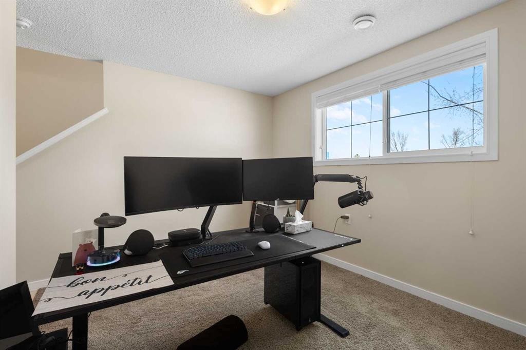 267 Mahogany Way Se, Calgary, AB - Indoor Photo Showing Office