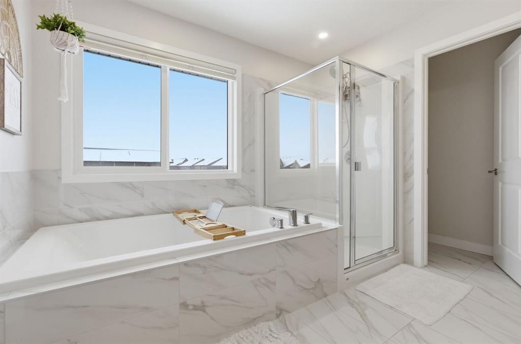 3 Sundown Crescent, Cochrane, AB - Indoor Photo Showing Bathroom