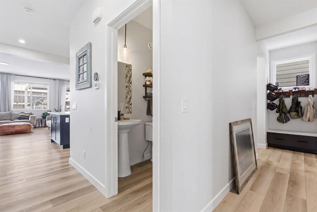 3 Sundown Crescent, Cochrane, AB - Indoor