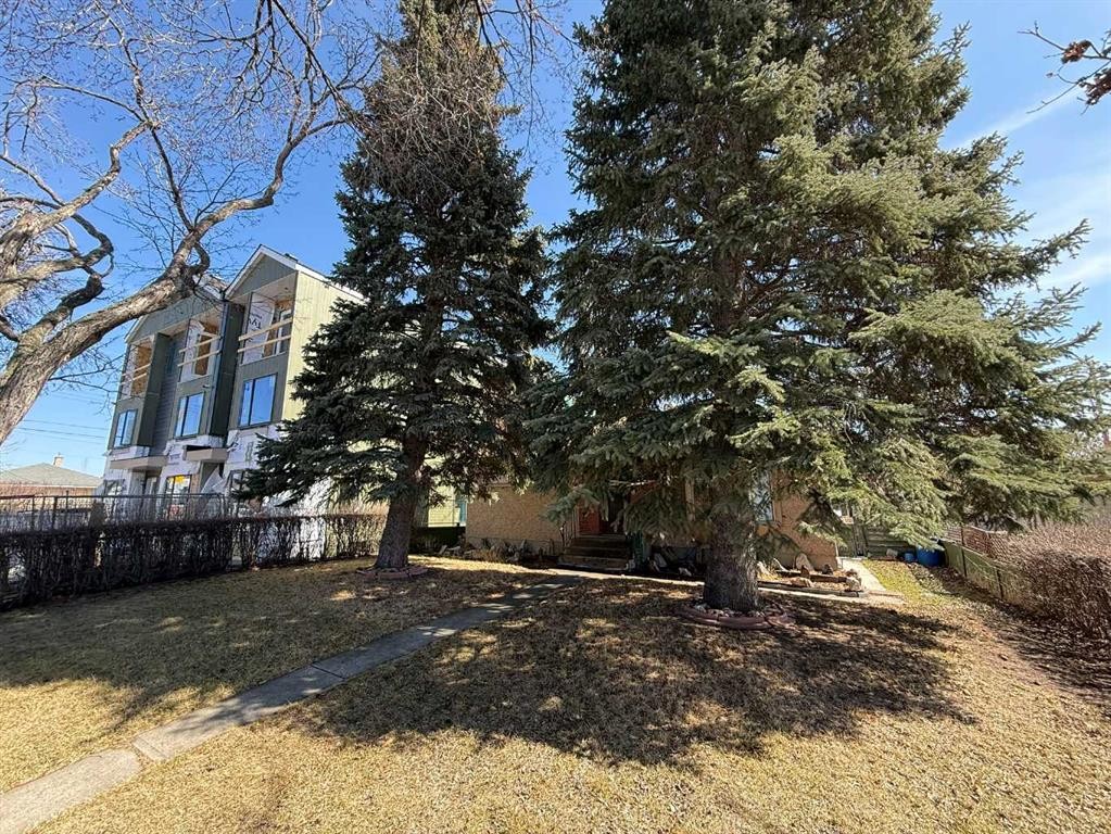 2716 45 Street Sw, Calgary, AB - Outdoor