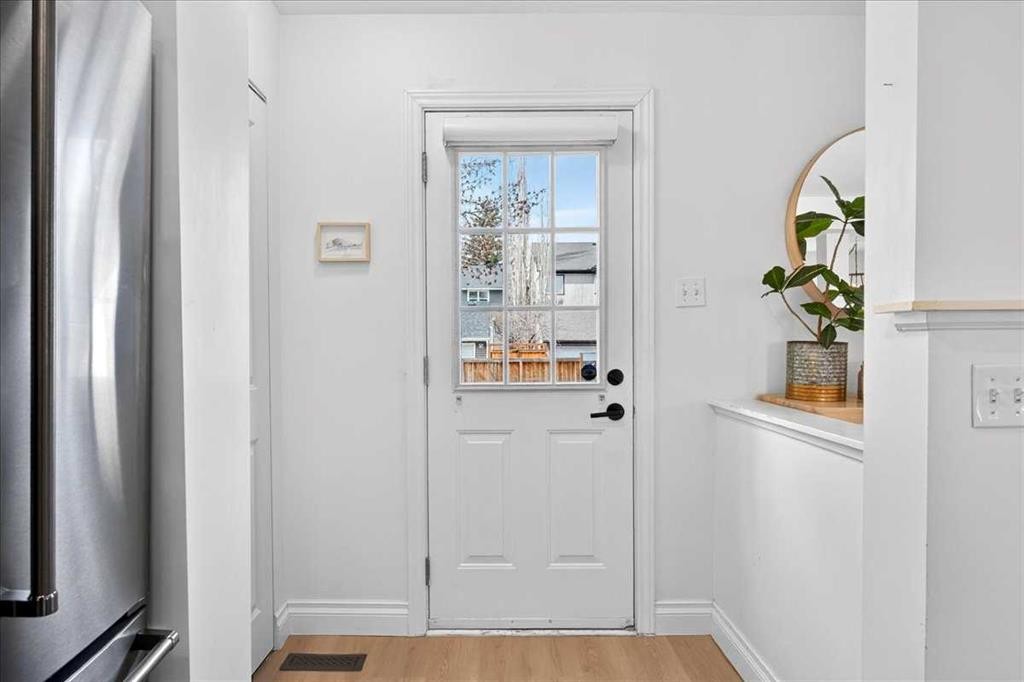 4641 20 Street Sw, Calgary, AB - Indoor Photo Showing Other Room