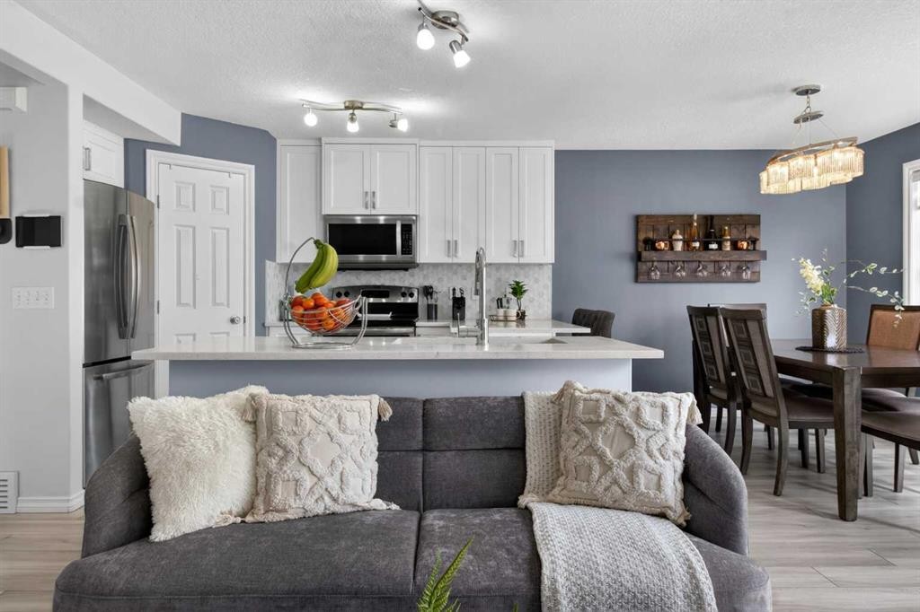 216 Royal Crest View Nw, Calgary, AB - Indoor