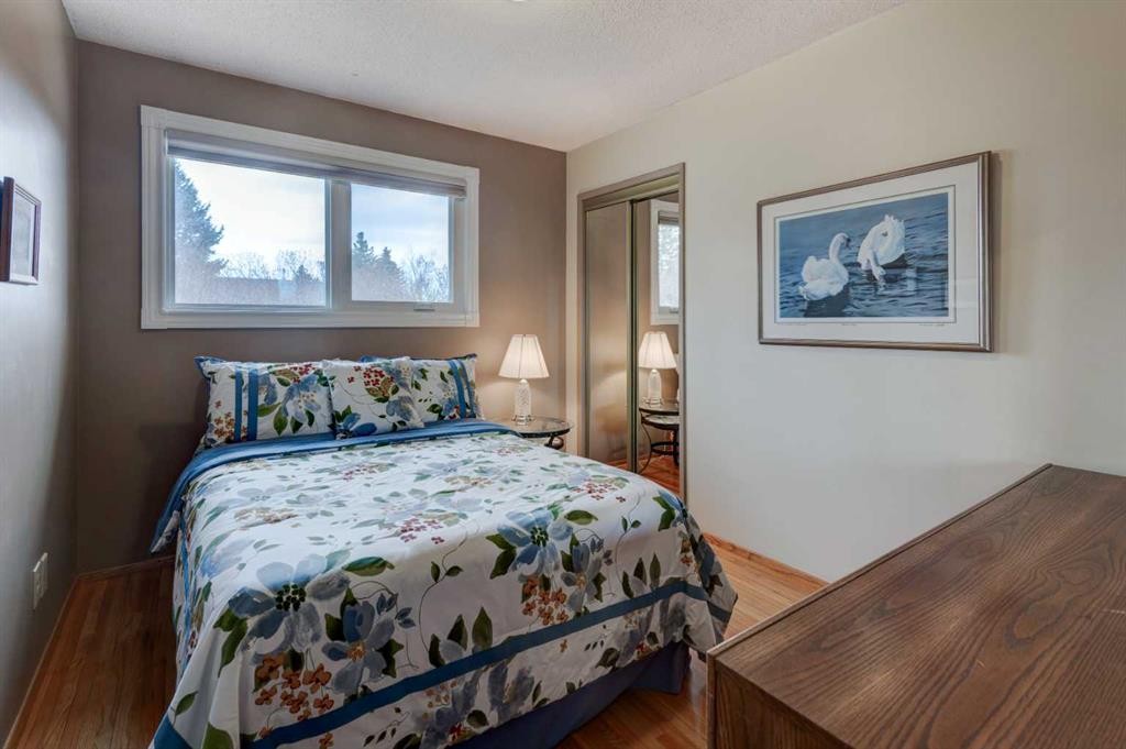 1032 Cantabrian Drive Sw, Calgary, AB - Indoor Photo Showing Bedroom