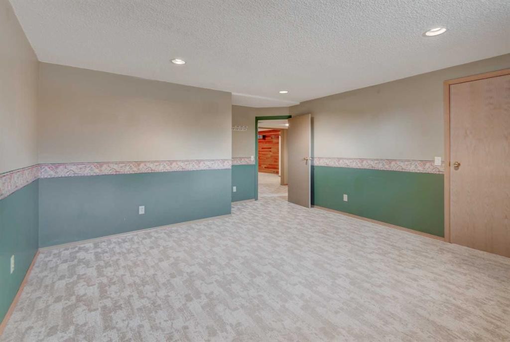 1032 Cantabrian Drive Sw, Calgary, AB - Indoor