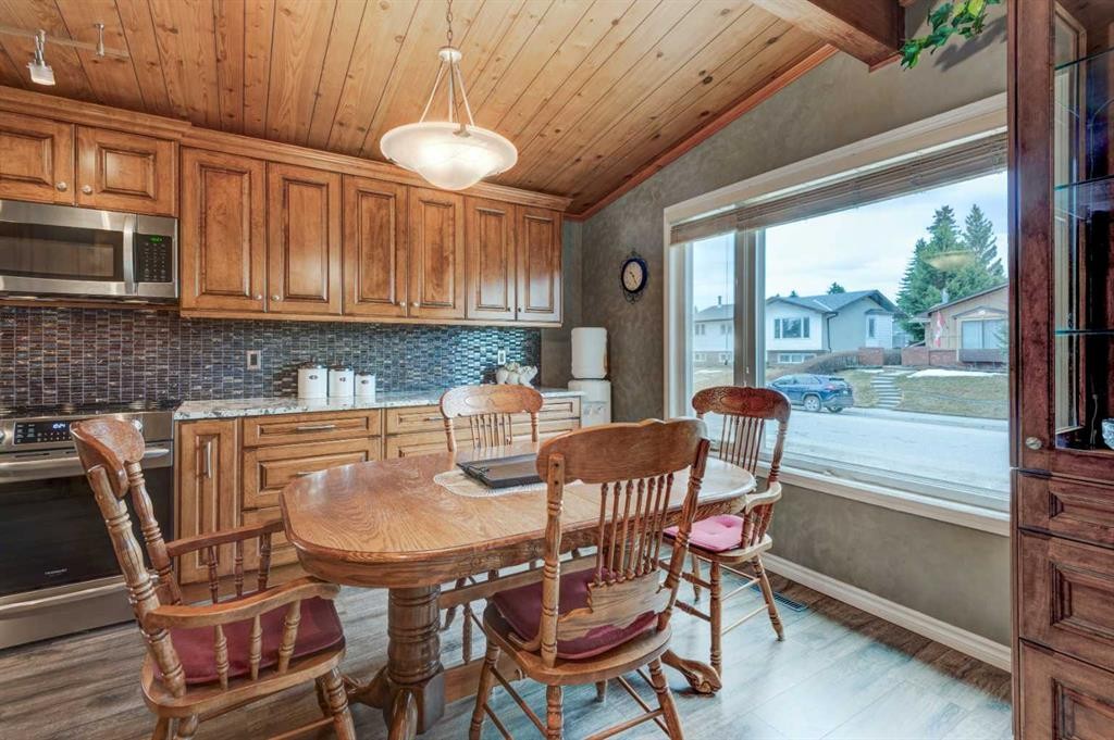 1032 Cantabrian Drive Sw, Calgary, AB - Indoor