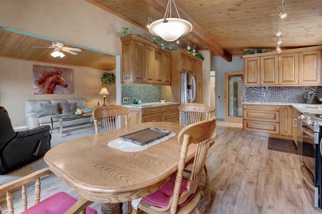 1032 Cantabrian Drive Sw, Calgary, AB - Indoor
