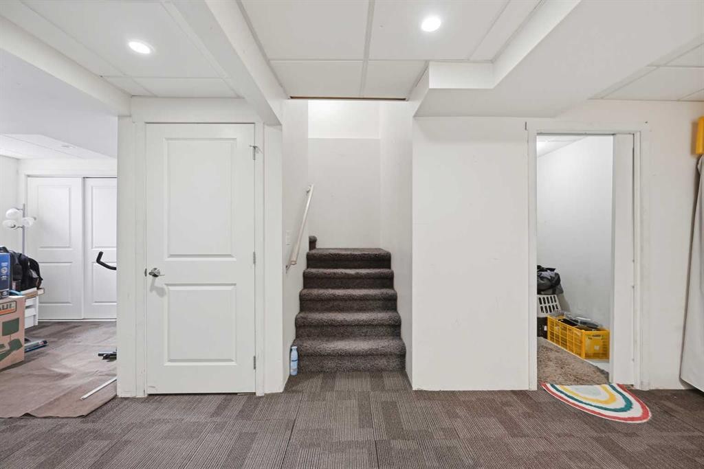 98 Panatella Hill Nw, Calgary, AB - Indoor Photo Showing Other Room