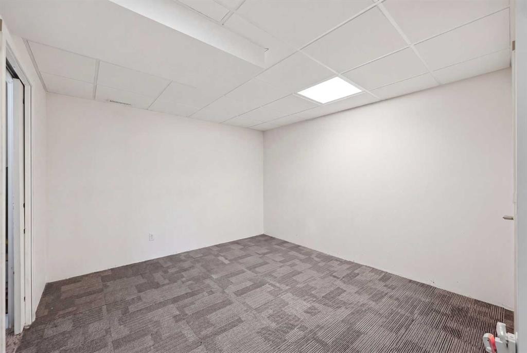 98 Panatella Hill Nw, Calgary, AB - Indoor Photo Showing Other Room