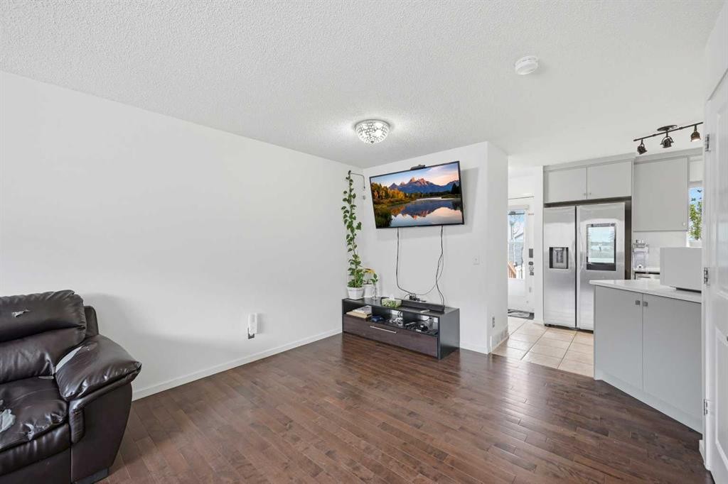 98 Panatella Hill Nw, Calgary, AB - Indoor Photo Showing Other Room