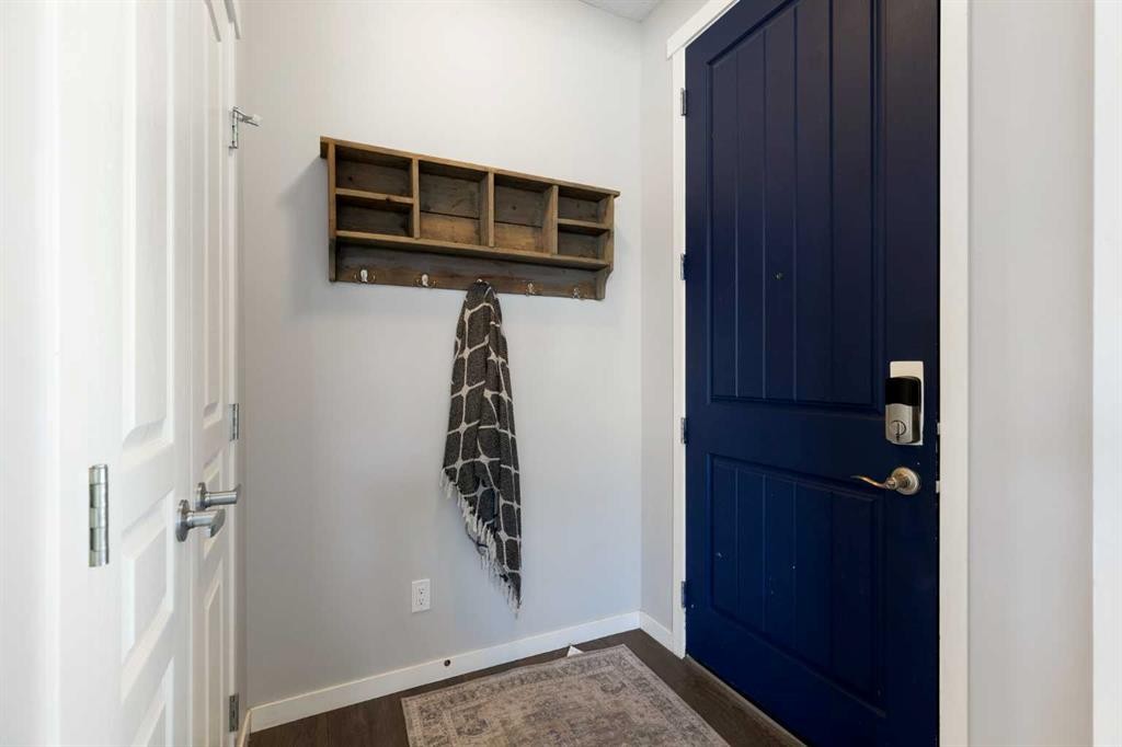 44 Marquis Link Se, Calgary, AB - Indoor Photo Showing Other Room