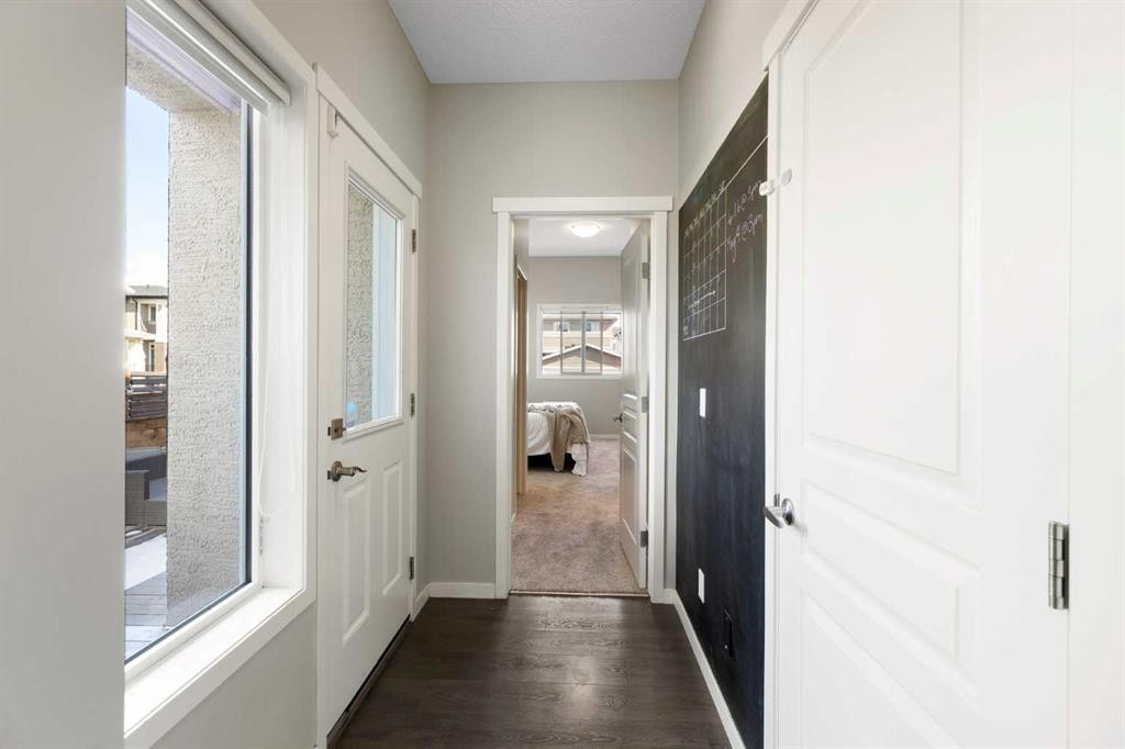 44 Marquis Link Se, Calgary, AB - Indoor Photo Showing Other Room