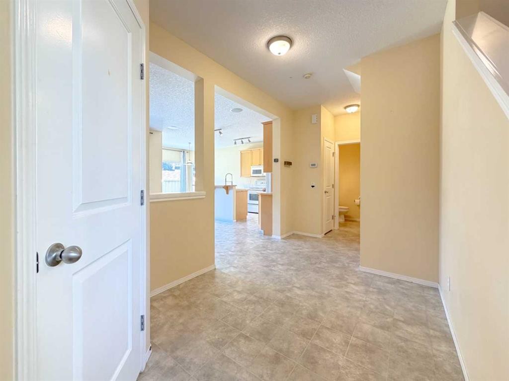 21 Panamount Hill Nw, Calgary, AB - Indoor Photo Showing Other Room