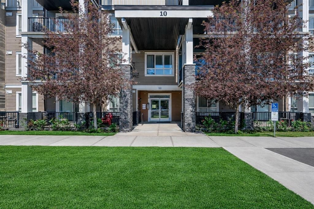 211-10 Walgrove Se, Calgary, AB - Outdoor With Balcony With Facade