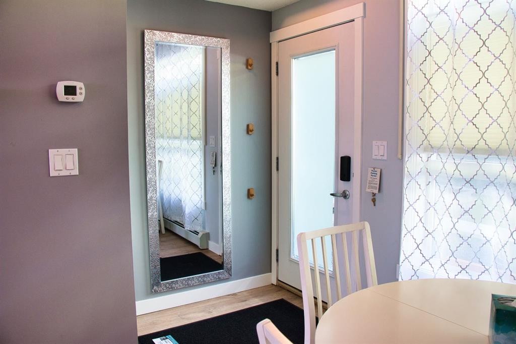 112-1740 9 Street Nw, Calgary, AB - Indoor