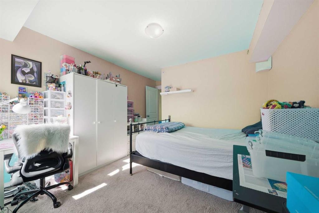 7415-302 Skyview Ranch Drive Ne, Calgary, AB - Indoor Photo Showing Bedroom
