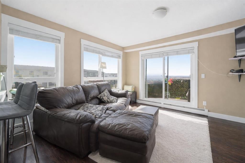 7415-302 Skyview Ranch Drive Ne, Calgary, AB - Indoor Photo Showing Living Room