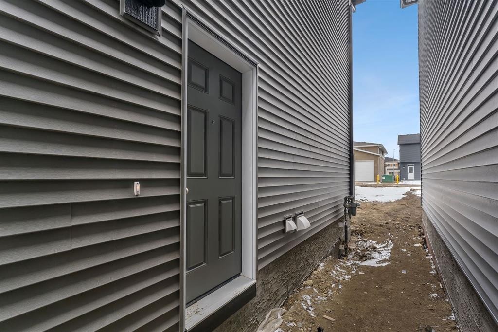 106 Corner Glen Grove Ne, Calgary, AB -