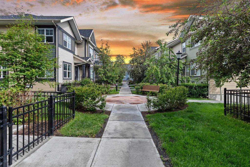 319 Mckenzie Towne Square Se, Calgary, AB - Outdoor