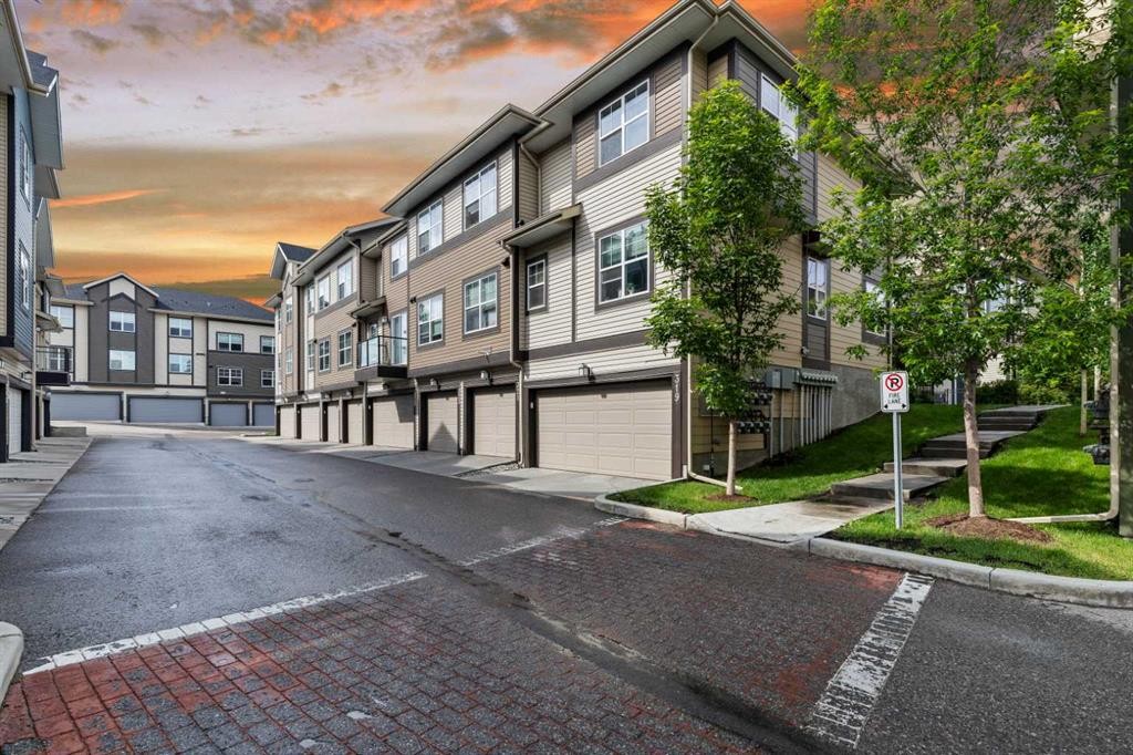 319 Mckenzie Towne Square Se, Calgary, AB - Outdoor