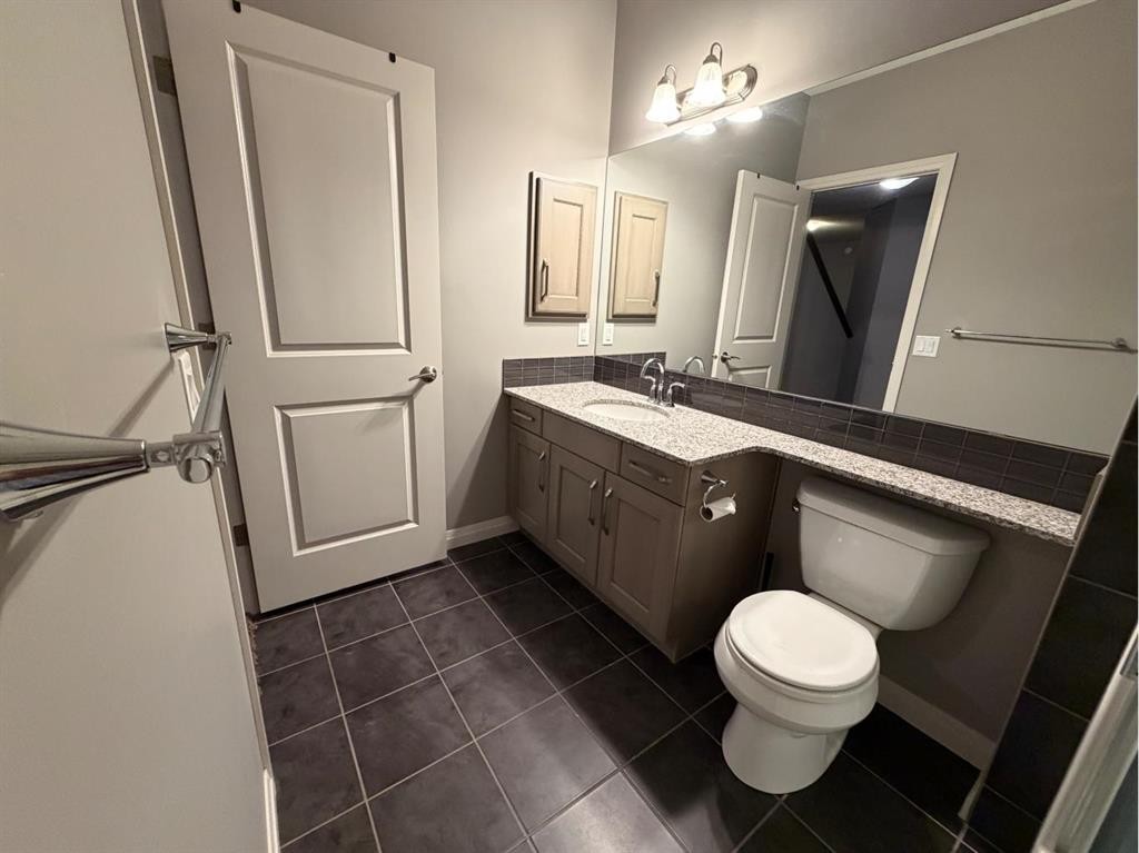 119 Auburn Bay Avenue Se, Calgary, AB - Indoor Photo Showing Bathroom