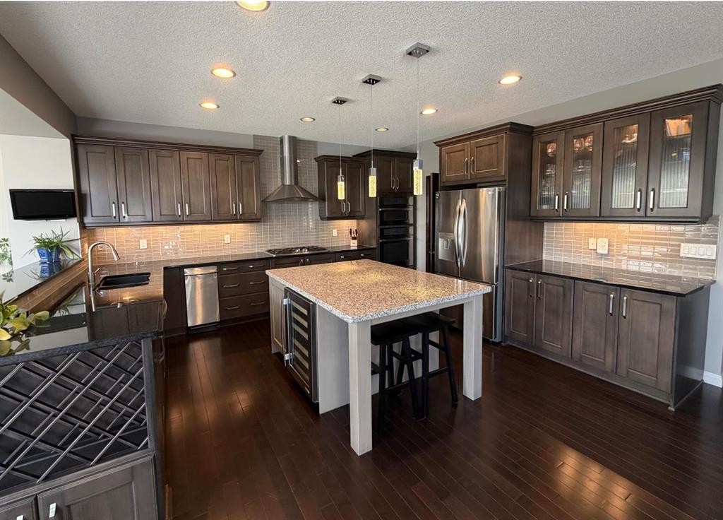 119 Auburn Bay Avenue Se, Calgary, AB - Indoor Photo Showing Kitchen With Upgraded Kitchen