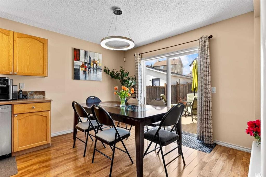 310 Somerset Drive Sw, Calgary, AB - Indoor Photo Showing Dining Room