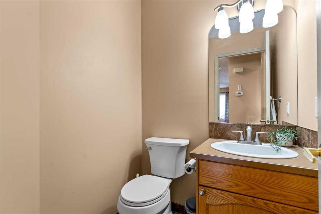 310 Somerset Drive Sw, Calgary, AB - Indoor Photo Showing Bathroom