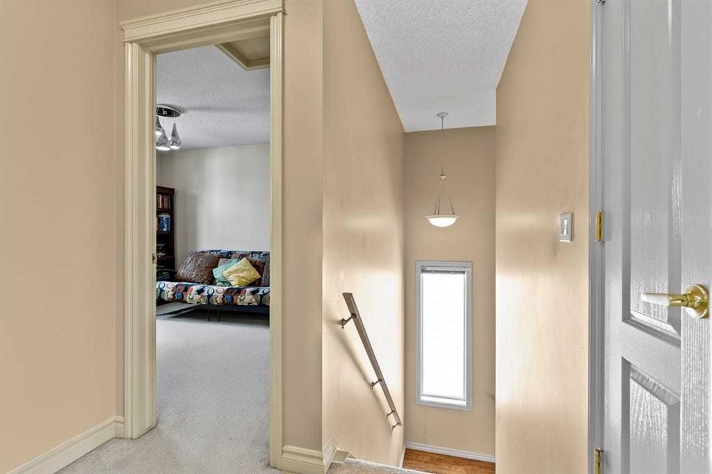 310 Somerset Drive Sw, Calgary, AB - Indoor Photo Showing Other Room