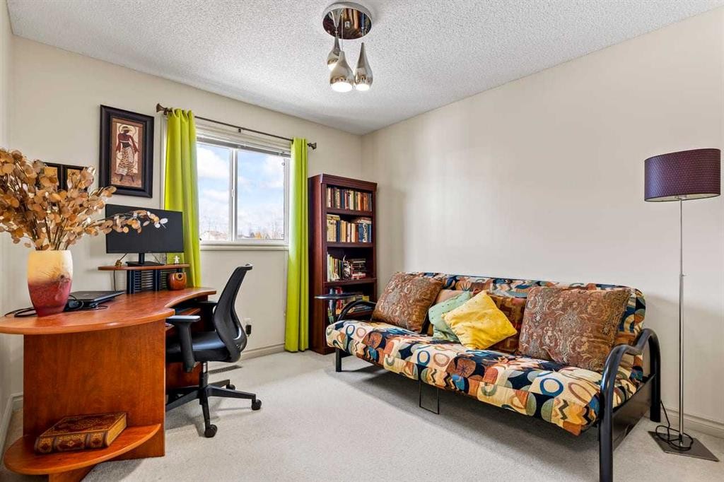 310 Somerset Drive Sw, Calgary, AB - Indoor Photo Showing Other Room