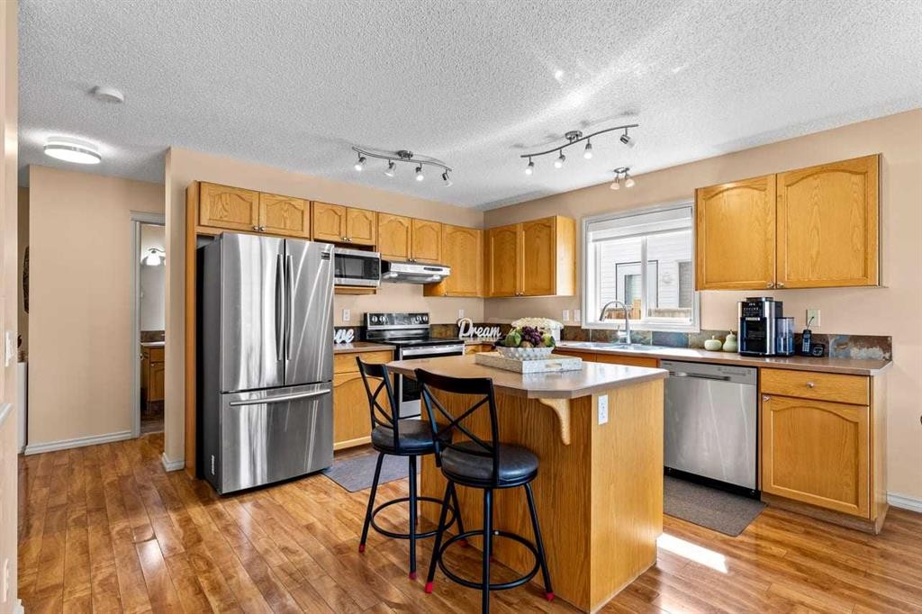 310 Somerset Drive Sw, Calgary, AB - Indoor Photo Showing Kitchen With Stainless Steel Kitchen