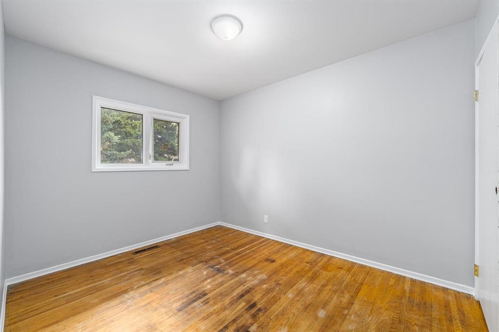 4510 Forman Crescent Se, Calgary, AB - Indoor Photo Showing Other Room